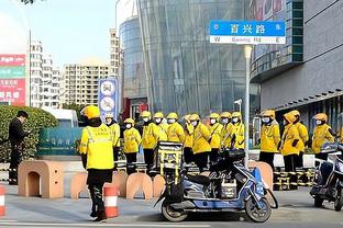 小卡：每场比赛都有不同的机会 今晚祖巴茨和鲍威尔抓住了机会